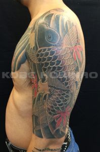 登り鯉と紅葉の刺青、和彫り(Japanese Tattoo)画像