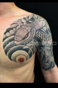 蛇と紅葉の刺青、和彫り(Japanese Tattoo)画像
