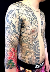 唐獅子牡丹と虎の刺青、和彫り(Japanese Tattoo)画像