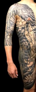 飛天・鳳凰・蓮 (胸割り七分袖)の刺青、和彫り(Japanese Tattoo)の画像