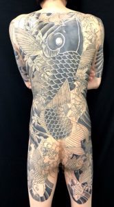 登り鯉・金魚・紅葉 ※フルカバーアップの刺青、和彫り(Japanese Tattoo)画像
