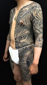 阿吽の龍 (胸割り七分袖)の刺青、和彫り(Japanese Tattoo)の画像です。