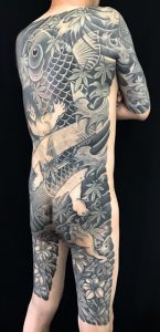 金太郎の抱き鯉・三本足のカエル・百合の刺青、和彫り(Japanese Tattoo)の画像です。
