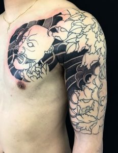 能面 妖士と牡丹の刺青、和彫り(Japanese Tattoo)の画像です。