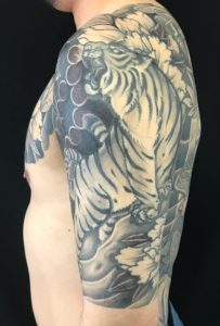 虎と牡丹の刺青、和彫り(Japanese Tattoo)の画像です。