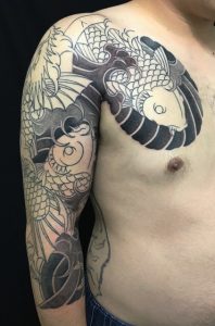 登龍門・鯉・金魚の刺青、和彫り(Japanese Tattoo)の画像です。