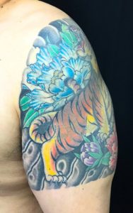 虎と牡丹 ※カバーアップの刺青、和彫り(Japanese Tattoo)の画像です。