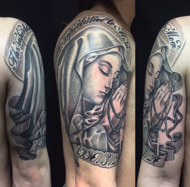 聖母マリア・レタリングのTattoo(タトゥー)、洋彫りの画像です。