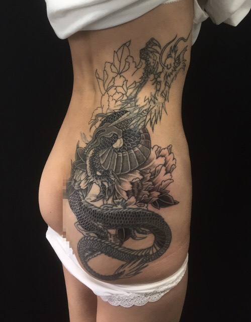 龍と牡丹※カバーアップのTattoo(タトゥー)、洋彫りの画像