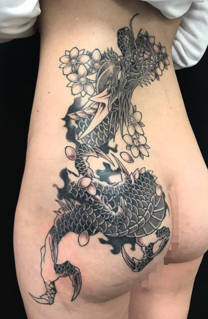 龍・桜花の刺青、和彫り(Japanese Tattoo)の画像