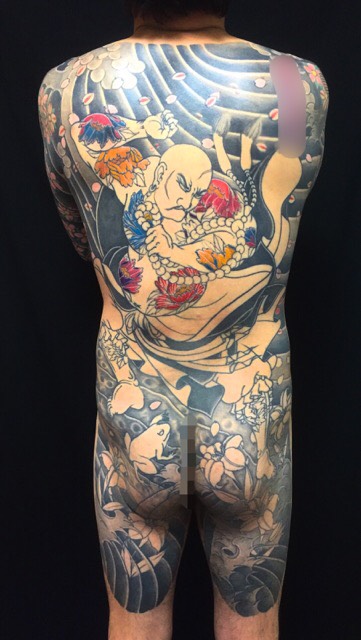 花和尚魯知深・百合・桜花弁・カエルの刺青、和彫り(Japanese Tattoo)の画像