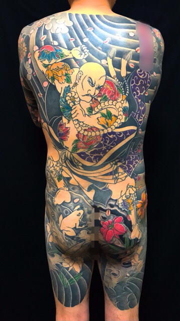 花和尚魯智深・蛙・百合・桜花弁の刺青、和彫り(Japanese Tattoo)の画像