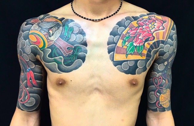縁起物尽くし(控え五分袖)の刺青、和彫り(Japanese Tattoo・タトゥー)の画像