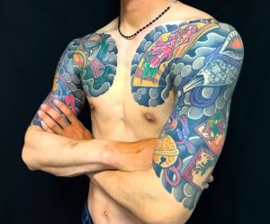 縁起物尽くし・扇子・法螺貝・鈴・猪鹿蝶の刺青、和彫り(Japanese Tattoo・タトゥー)の画像