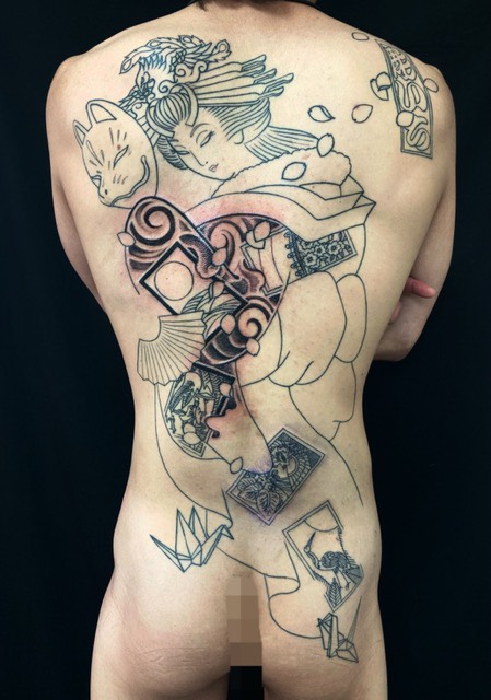 花魁・桜花弁・折り紙鶴の刺青、和彫り(Japanese Tattoo・タトゥー)の画像