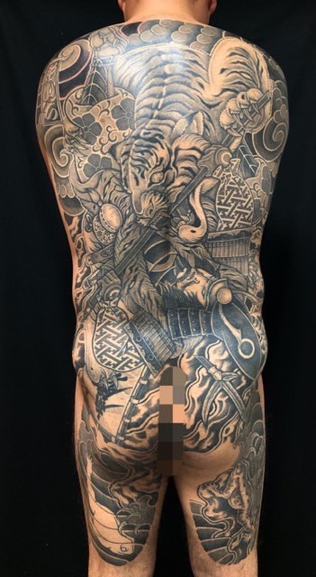 猛虎・加藤清正・額彫りの刺青、和彫り(Japanese Tattoo・タトゥー)の画像