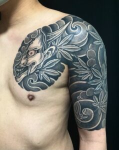 般若・紅葉散らし・五分袖の刺青、和彫り(Japanese Tattoo・タトゥー)の画像