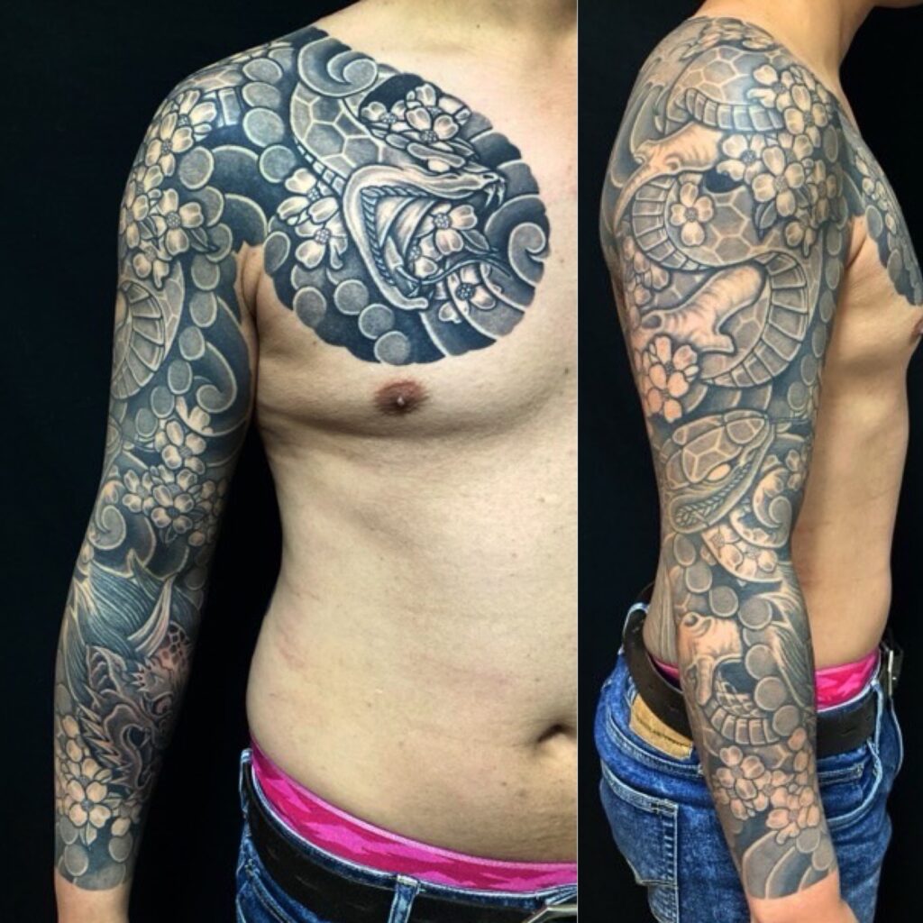 蛇・花水木・羅生門・長袖の刺青、和彫り(Japanese Tattoo・タトゥー)の画像