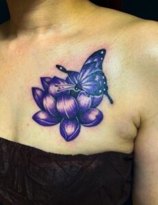 蝶と蓮の花のワンポイントTattoo(タトゥー)の画像