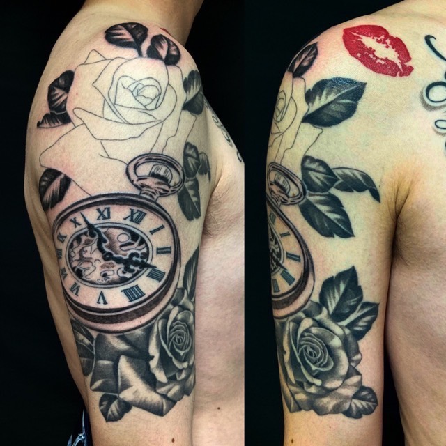 懐中時計・薔薇・キスマーク・制作中のワンポイントTattoo(タトゥー)の画像