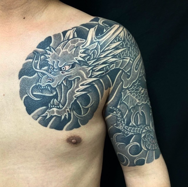 龍(阿形)・五分袖の刺青、和彫り(Japanese Tattoo・タトゥー)の画像