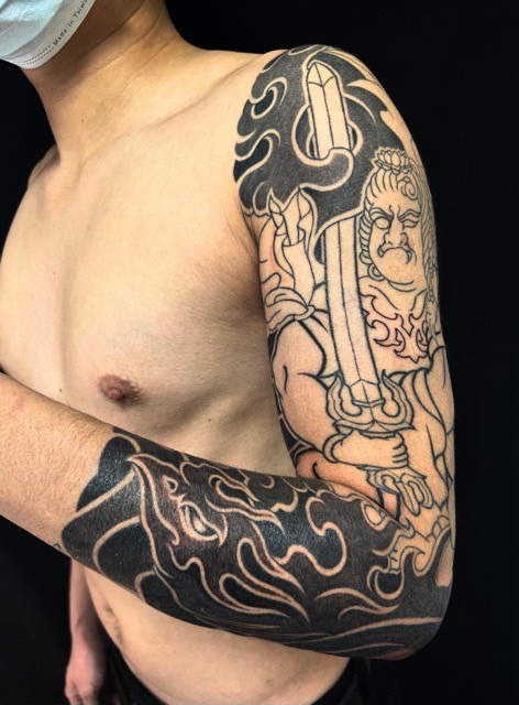 不動明王・迦楼羅炎の刺青、和彫り(Japanese Tattoo・タトゥー)の画像