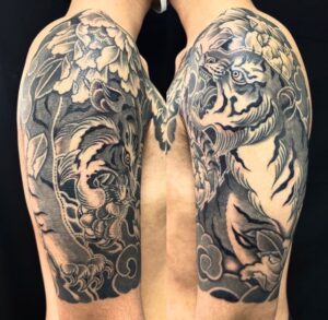 虎(阿吽)・牡丹・五分袖の刺青、和彫り(Japanese Tattoo・タトゥー)の画像