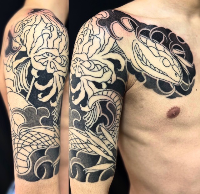 蛇・彼岸花・五分袖の刺青、和彫り(Japanese Tattoo・タトゥー)の画像