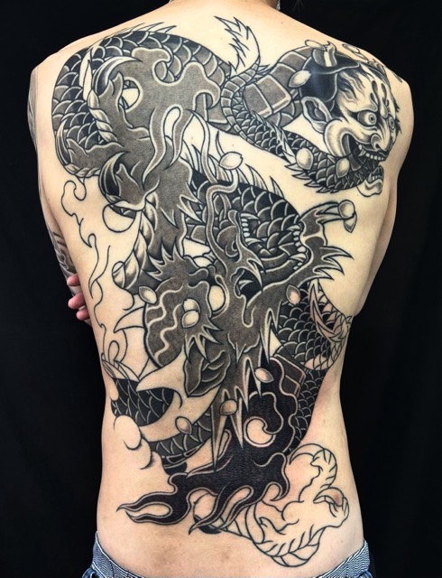 昇龍・桜花弁・般若の刺青、和彫り(Japanese Tattoo・タトゥー)の画像