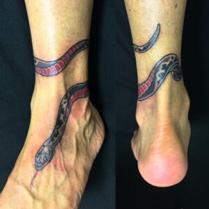蛇のワンポイントTattoo(タトゥー)の画像