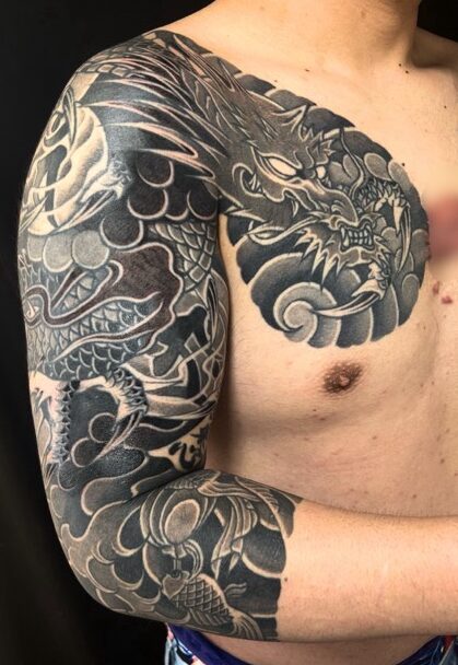 龍・金魚・梵字水晶・七分袖の刺青、和彫り(Japanese Tattoo・タトゥー)の画像