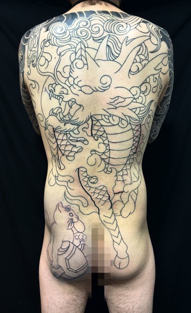 麒麟・招き猫・打ち出の小槌の刺青、和彫り(Japanese Tattoo・タトゥー)の画像