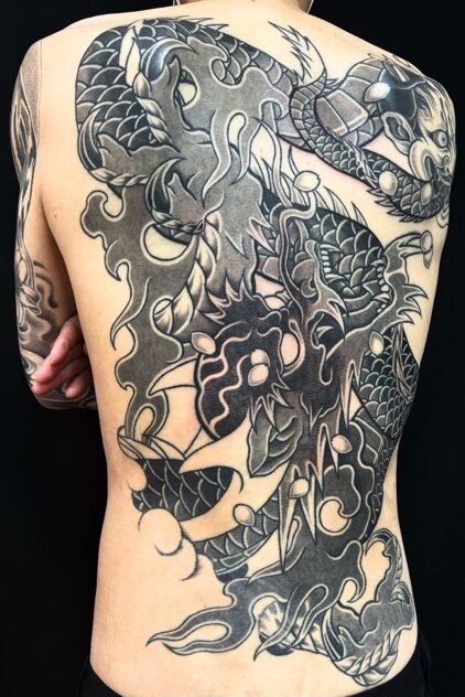 龍・般若・桜花弁の刺青、和彫り(Japanese Tattoo・タトゥー)の画像