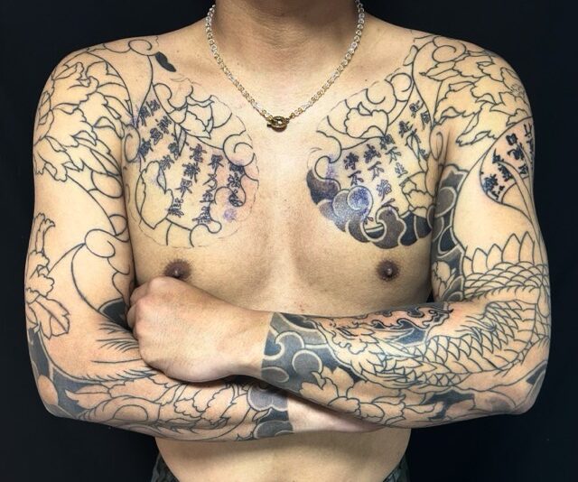 鳳凰・般若心経・牡丹の刺青、和彫り(Japanese Tattoo・タトゥー)の画像