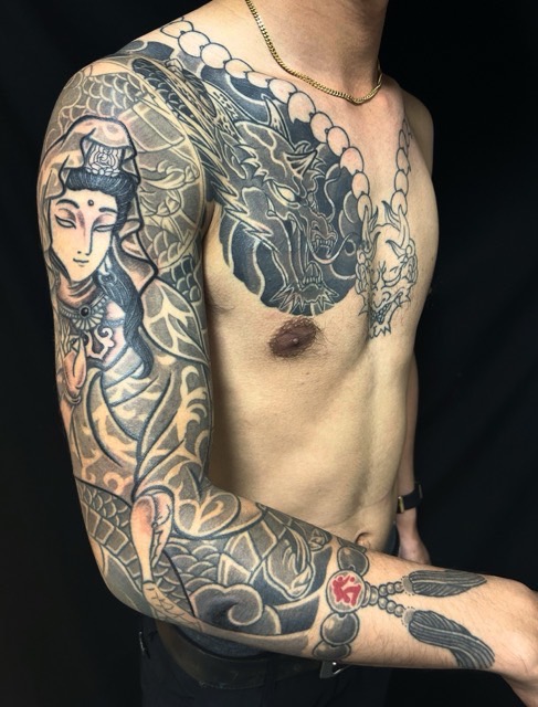 観世音菩薩・龍・鬼・数珠・カバーアップの刺青、和彫り(Japanese Tattoo・タトゥー)の画像