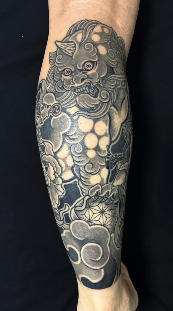 狂画 蛙(風神雷神図)・唐獅子の刺青、和彫り(Japanese Tattoo・タトゥー)の画像