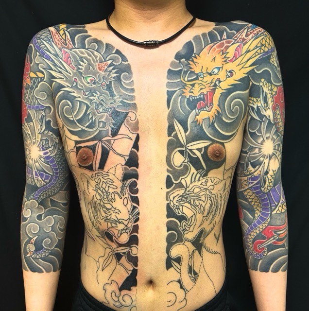 阿吽の龍・阿吽の虎・竹(胸割り七分袖)の刺青、和彫り(Japanese Tattoo・タトゥー)の画像