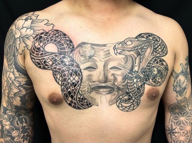 蛇・翁・カバーアップのワンポイントTattoo(タトゥー)の画像