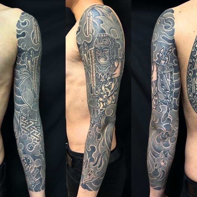 不動明王・迦楼羅炎・打ち出の小槌の刺青、和彫り(Japanese Tattoo・タトゥー)の画像