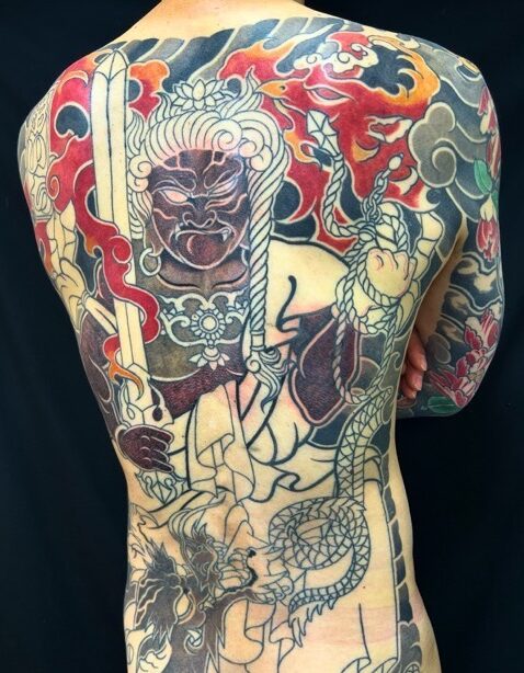 不動明王・迦楼羅炎・龍(額彫り)の刺青、和彫り(Japanese Tattoo・タトゥー)の画像