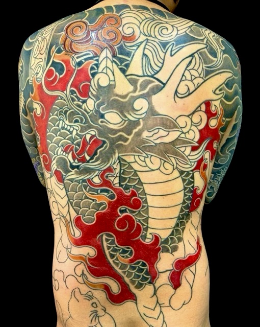 麒麟(背中額彫り)の刺青、和彫り(Japanese Tattoo・タトゥー)の画像