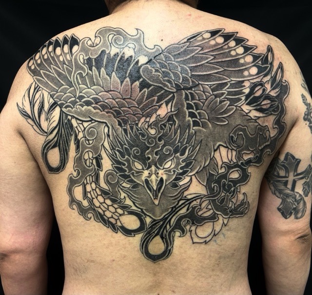 鳳凰(バックピース)のワンポイントTattoo(タトゥー)の画像