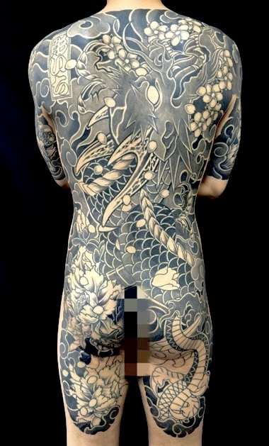 昇龍・桜花・牡丹(額彫り)の刺青、和彫り(Japanese Tattoo・タトゥー)の画像