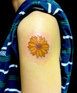 ガーベラのワンポイントTattoo(タトゥー)の画像