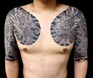 阿吽の龍・梵字(額彫り五分袖)のタトゥー・刺青・和彫画像