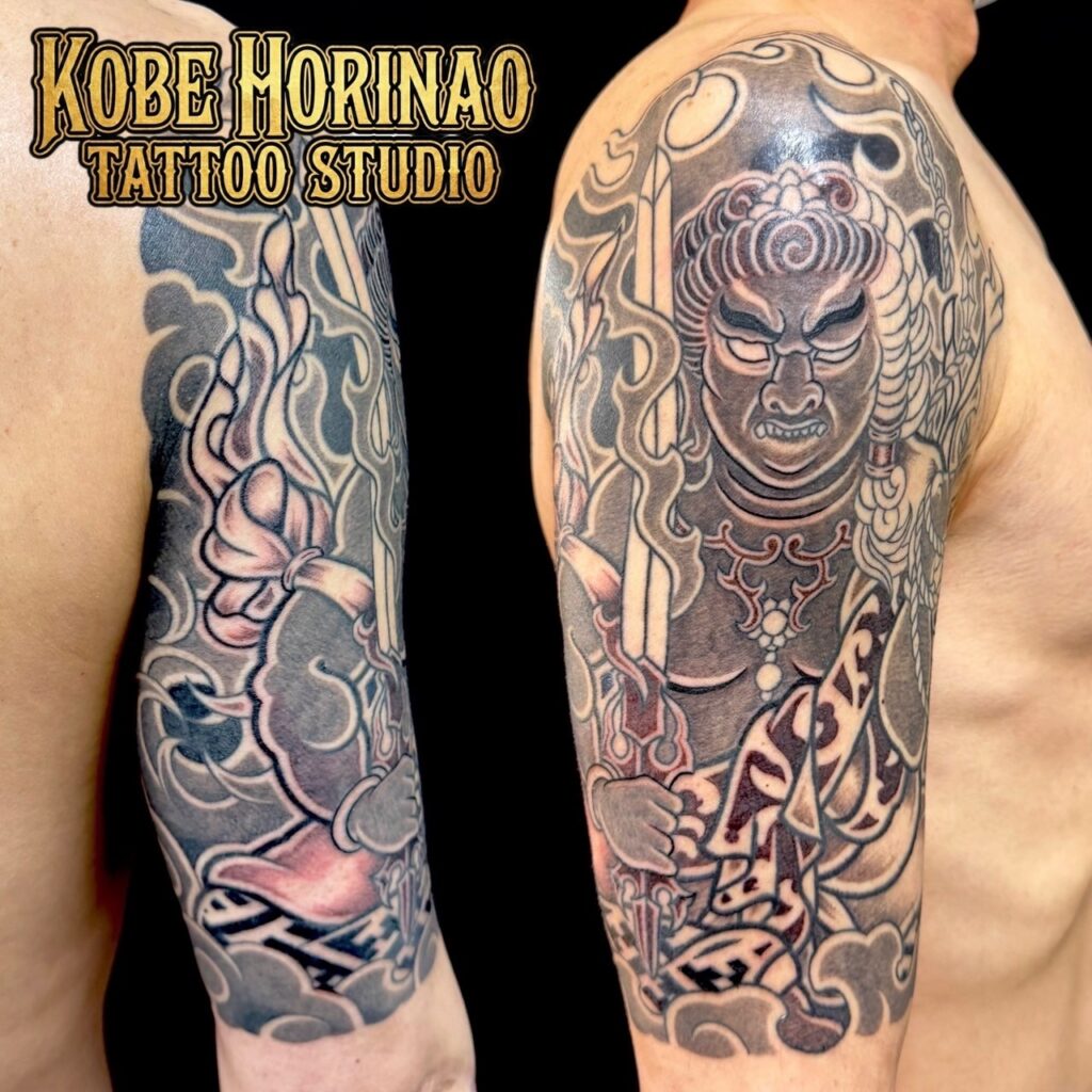 不動明王(肩彫り)のタトゥー・刺青・和彫画像