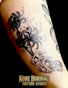 骸骨の手・彼岸花のタトゥー・Tattoo画像