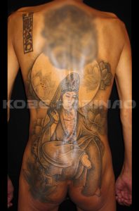 観世音菩薩と蓮の刺青、和彫り(Japanese Tattoo)画像