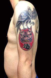 八咫烏と鬼ダルマの刺青、和彫り(Japanese Tattoo)画像