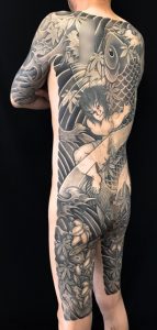金太郎の抱き鯉・三本足のカエル・百合の刺青、和彫り(Japanese Tattoo)の画像です。
